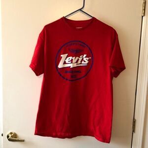 Levi’s Short Sleeve T-shirt Size L GUC Red